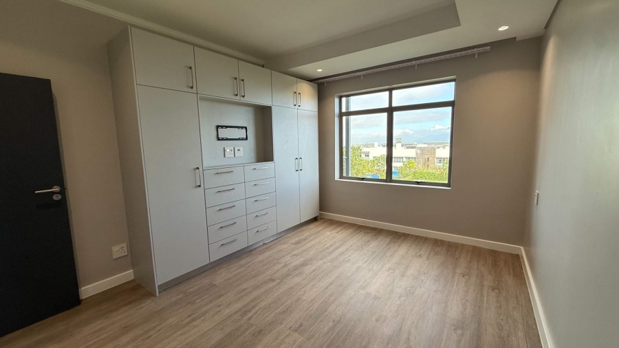 2 Bedroom Property for Sale in Plattekloof Western Cape